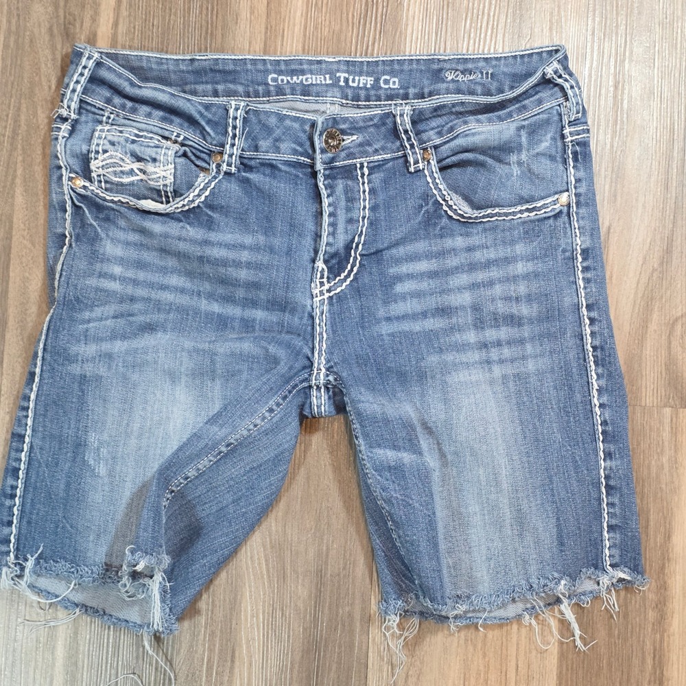 Cowgirl Tuff Co Hippie II Denim Shorts Medium Wash Contrast Stitch Raw Hem 32
